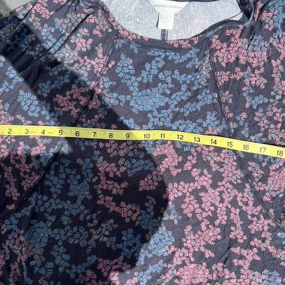 Christopher and Banks women’s size medium T-shirt, short sleeve, crewneck - Picture 7 of 7